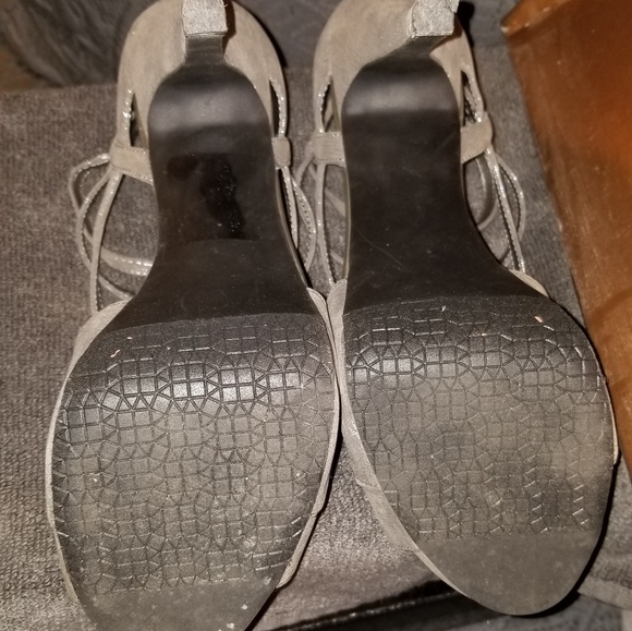 Audrey Brooke Heels - Picture 3 of 3